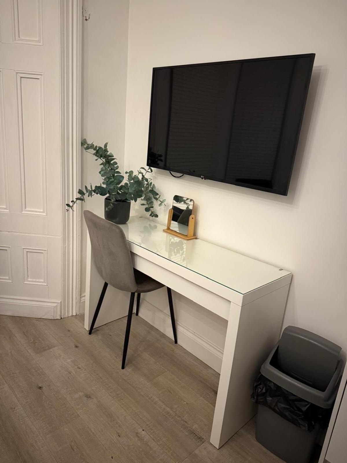 Seaside Studio Apartment Weston-super-Mare Eksteriør billede