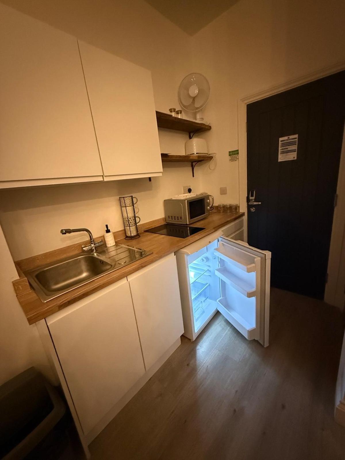 Seaside Studio Apartment Weston-super-Mare Eksteriør billede